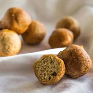 Świeże bezglutenowe pączki z posypką 180 g Zdrowa Micha z dostawą na Tłusty Czwartek!